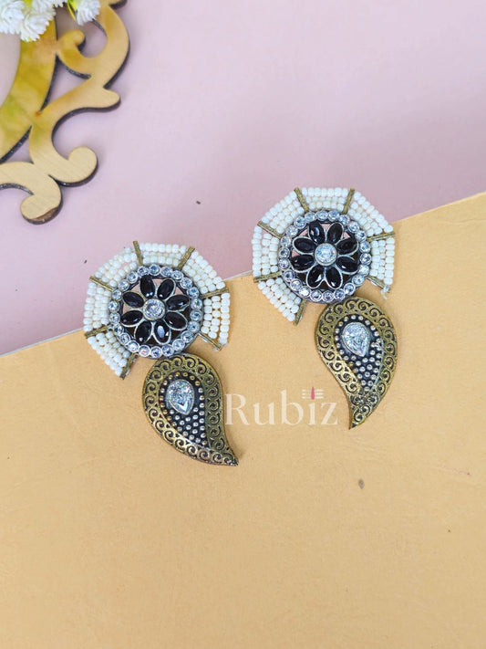 Black Radhika Studs