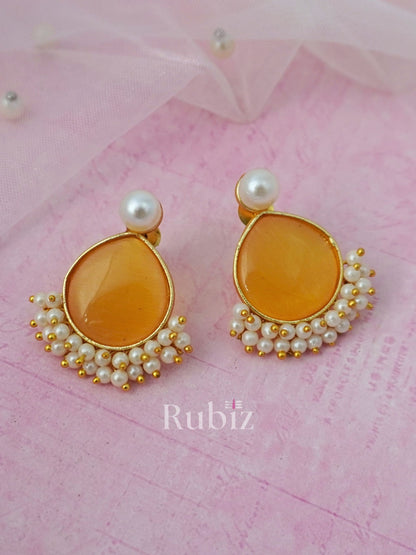 Mustard Saya Studs